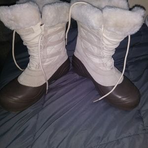 Columbia snow boots